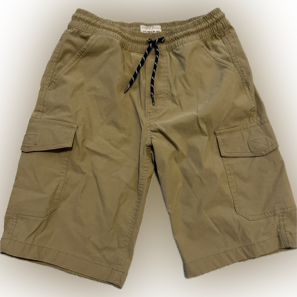 Cargo shorts with tie waist band.